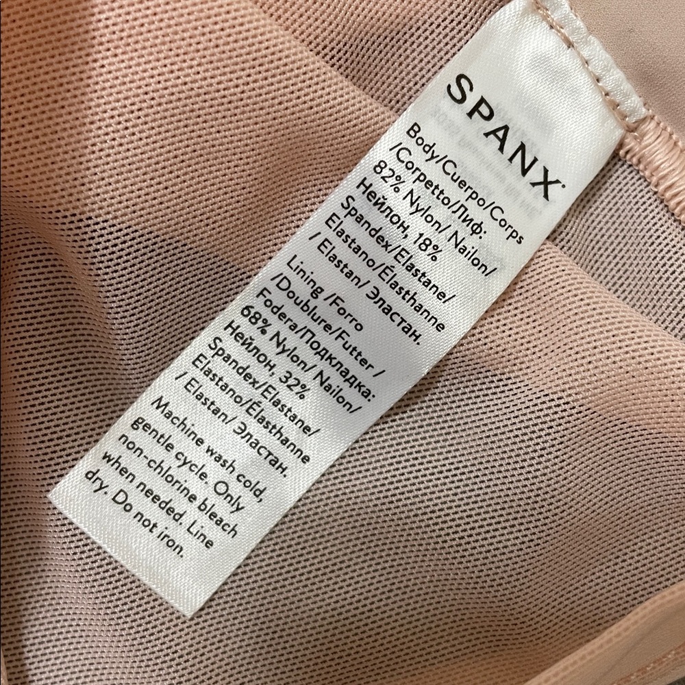 SPANX Light Control Colorblock Slip size Small - Picture 12 of 12